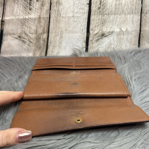 LOUIS VUITTON - International Long Wallet - Picture 11 of 13